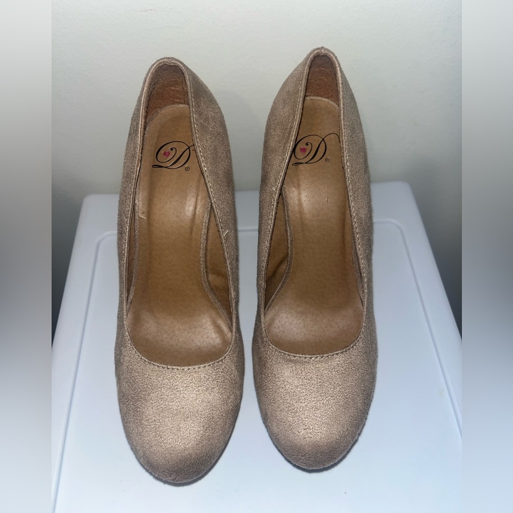 Elegant Tan Women's Shoes